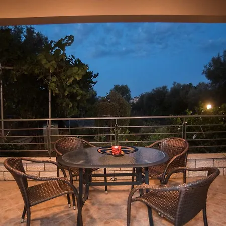 Marys Homes * Lefkada City